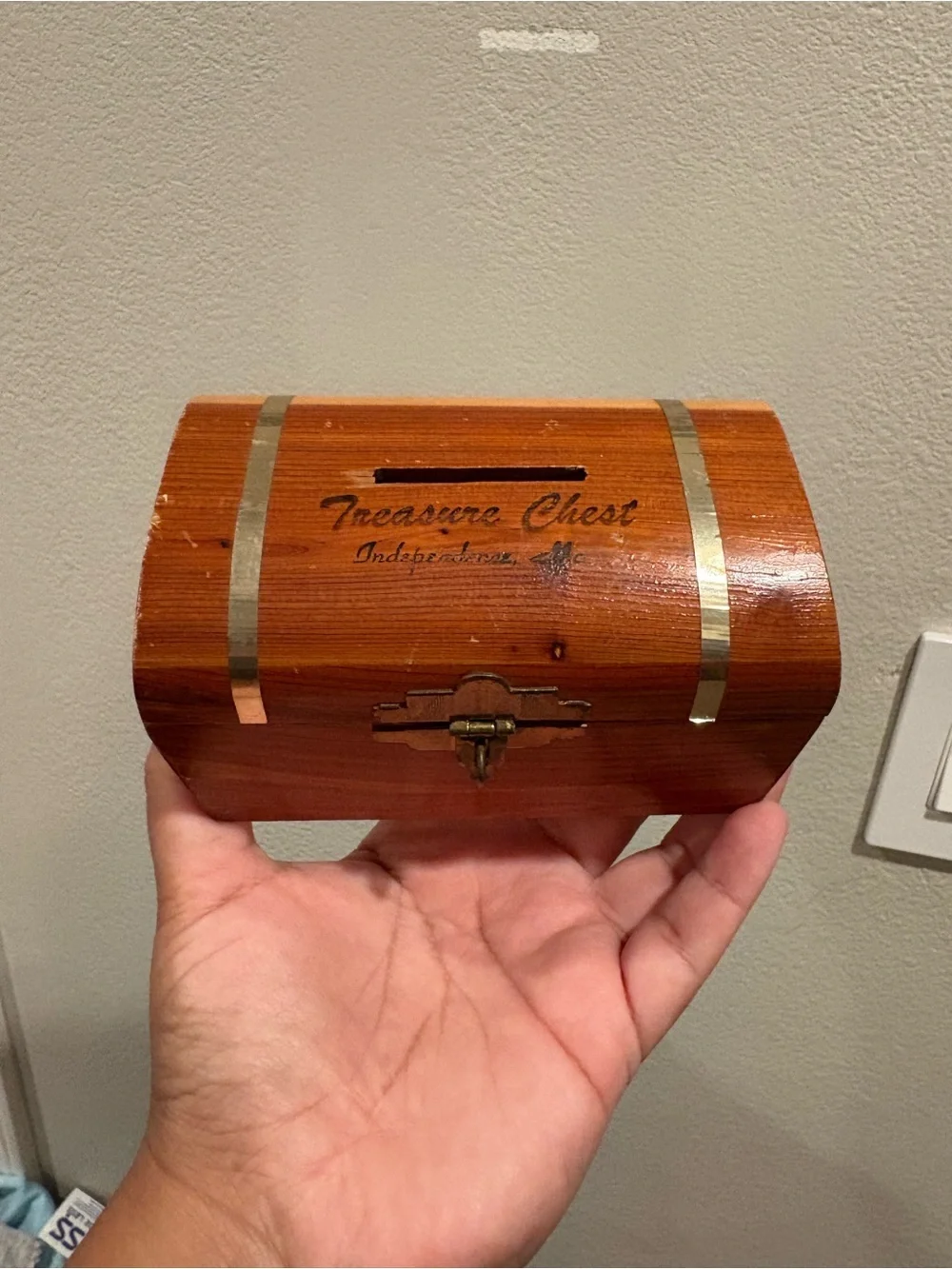Vintage Cedar Wood Trinket Treasure Chest #443 Made in USA Independence, MO
